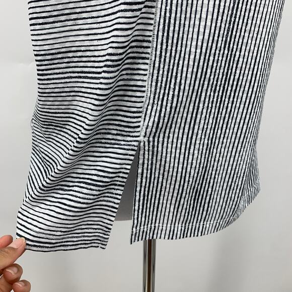 Nike Tank Top Womens M Medium White Black Dri Fit Court Printed Running Athletic - Picture 6 of 12